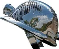 Каска - скульптура абстрактная скульптура из нержавеющей стали на заказ — Гагарин  
